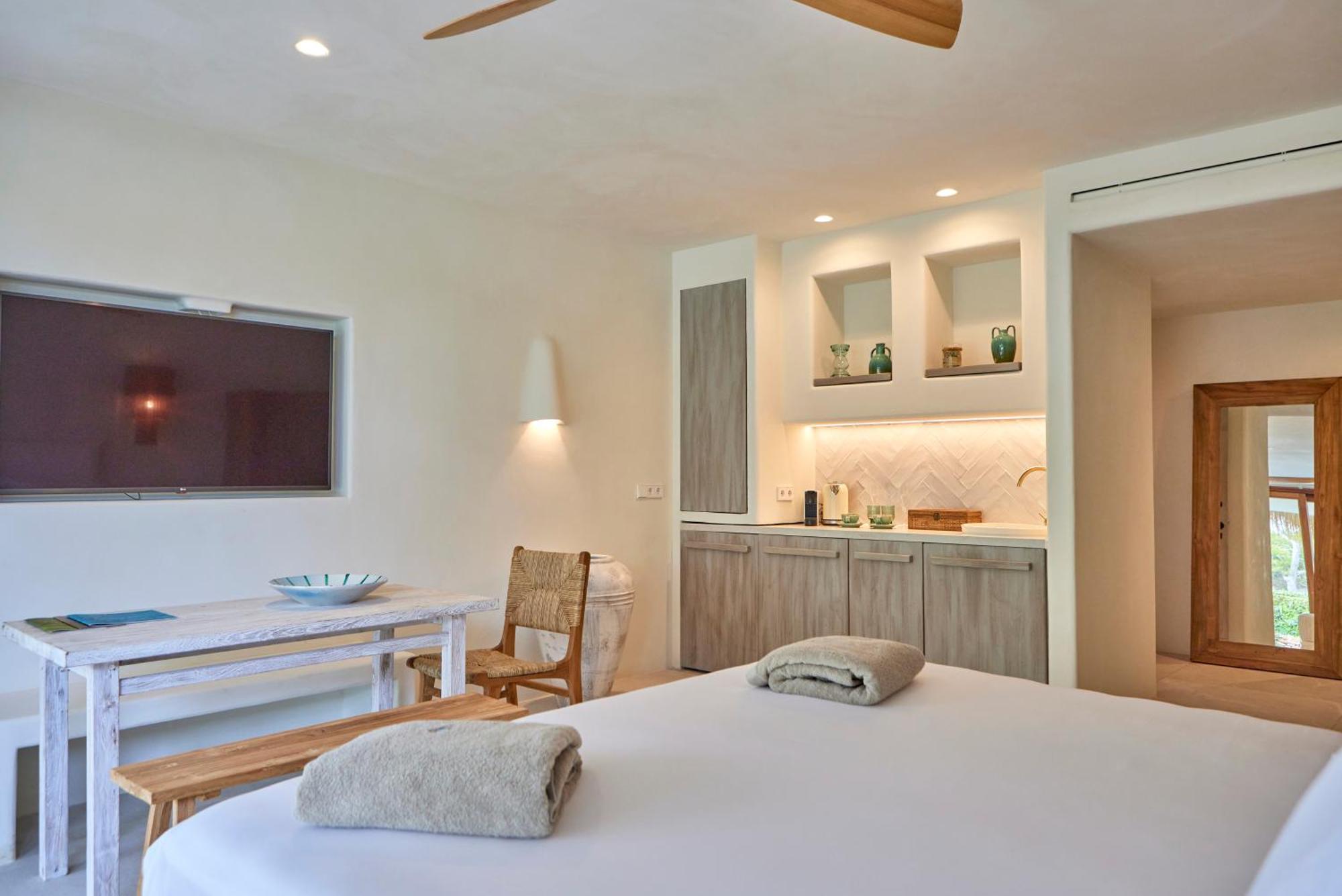 Mar Suites Formentera By Universal Beach Hotels Es Pujols Exterior photo